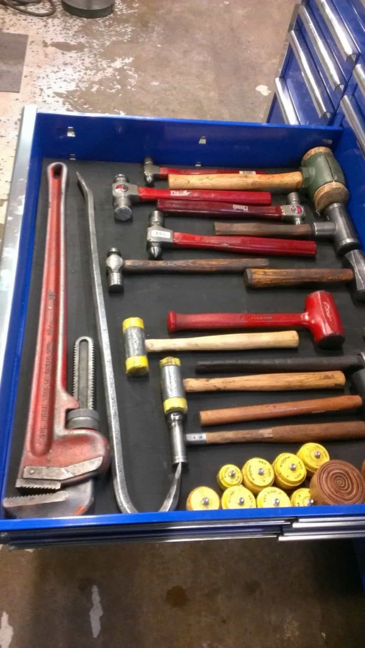 Extreme Tool Boxes 72″ 17 Drawer Triple Bay Professional Tool